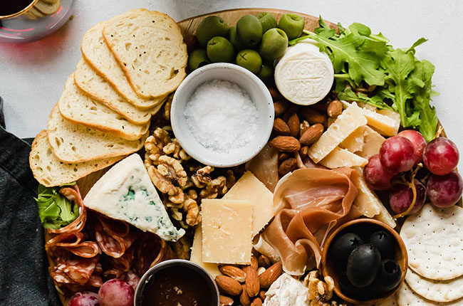 How to build the ultimate cheese plate.